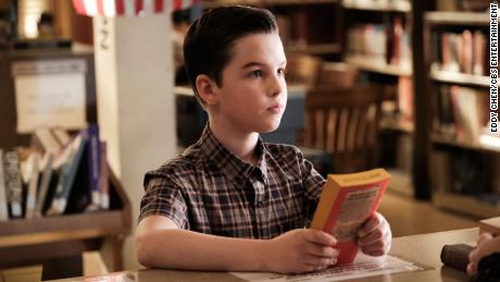 آیین آرمیتاژ در نقش شلدون کوپر 9 ساله در پیش فروش اسپین آف بازی می کند "جوان شلدون"
