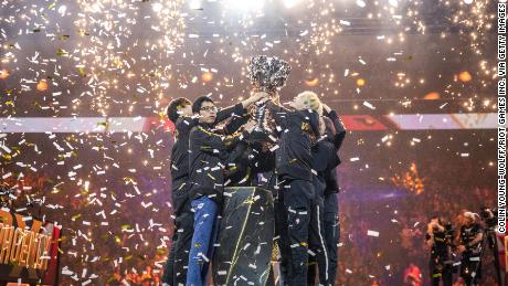 FunPlus Phoenix lift the League of Legends Summoner&#39;s Cup following victory in the 2019 League of Legends World Championships at AccorHotels Arena on November 10 in Paris, France.