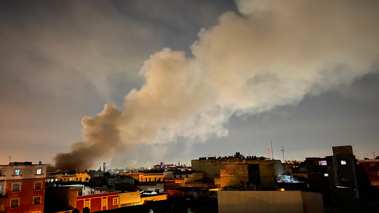 La Ciudad de México apoya a los afectados por el incendio de La Merced