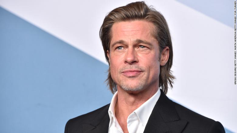 Brad Pitt awarded temporary joint custody of his six children, 消息人士说