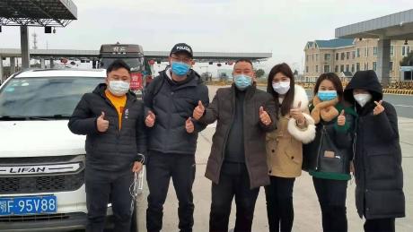 Volunteers from Fan&#39;s team have driven nearly 300 health care workers from their hometowns back to Wuhan to relieve their overstretched colleagues.