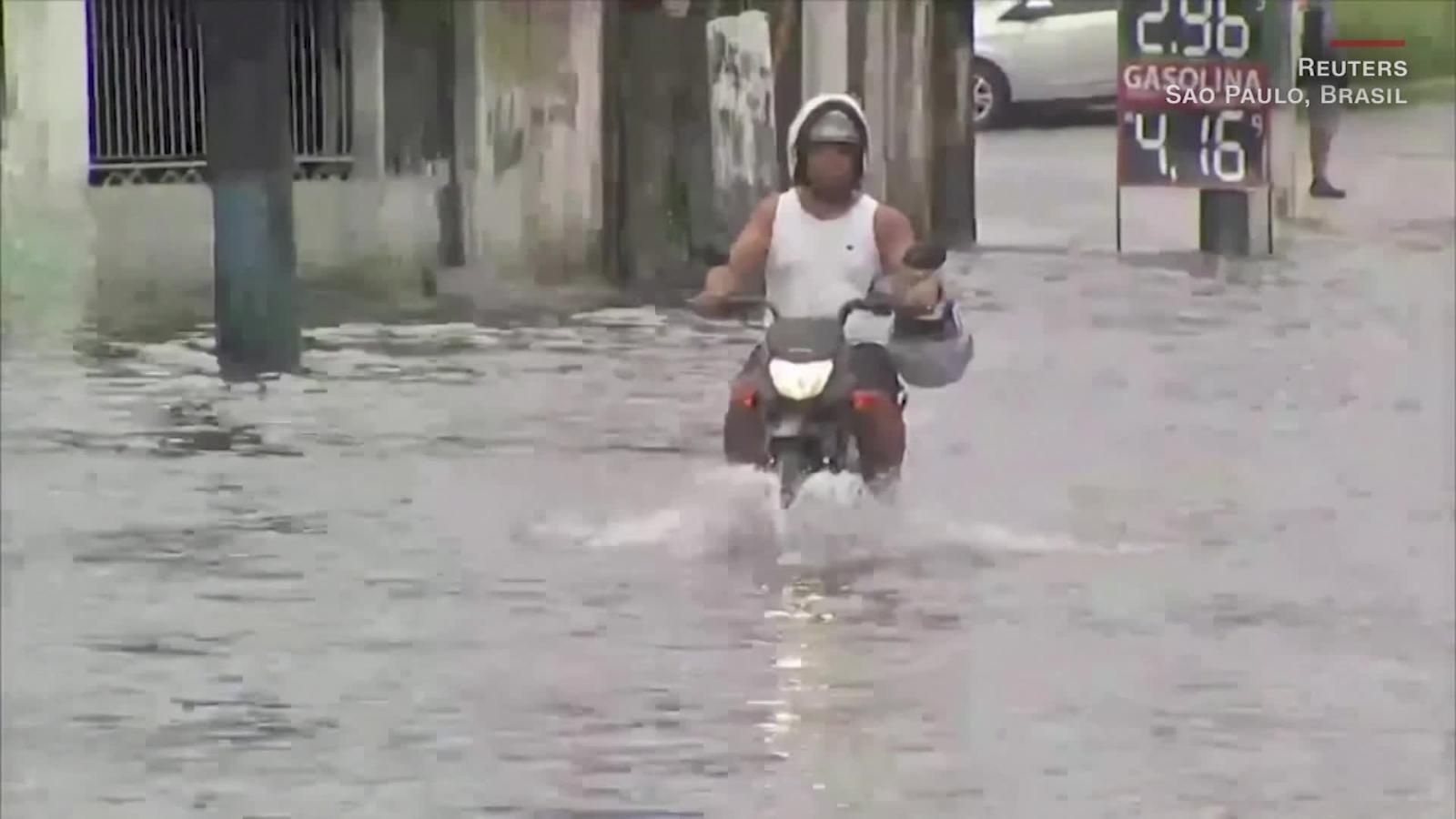 Docenas De Muertos Y M S De Desaparecidos Tras Fuertes Lluvias En