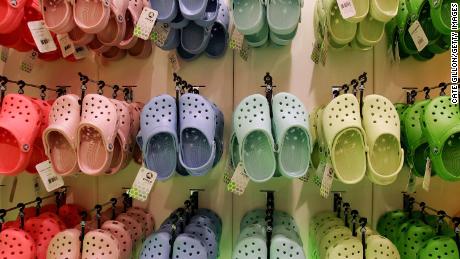 Crocs donating its shoes to healthcare workers