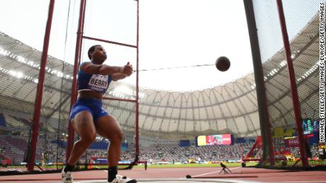 Berry nimmt am ersten Tag der 17. IAAF-Leichtathletik-Weltmeisterschaft in Doha an der Hammer-Qualifikation für Frauen teil.