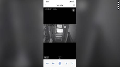 Ein Telefon-Screenshot einer App, die von Behörden verwendet wird, um das Filmmaterial von Kameras zu überwachen, die für Personen installiert sind, die sich in der Quarantäne zu Hause im Bezirk Nanshan in Shenzhen befinden.