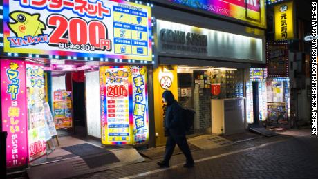Wenn Ihr Zuhause ein japanisches Internetcafé ist, aber die Coronavirus-Pandemie Sie verdrängt