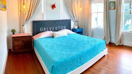 Amy Offield&#39;s beach bungalow Airbnb in Galveston, Texas.