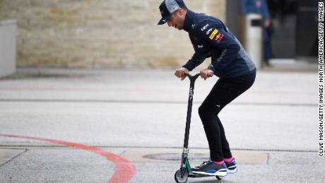 Daniel Ricciardo admits Ferrari discussions before McLaren move