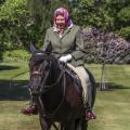 queen elizabeth horse ride 0530