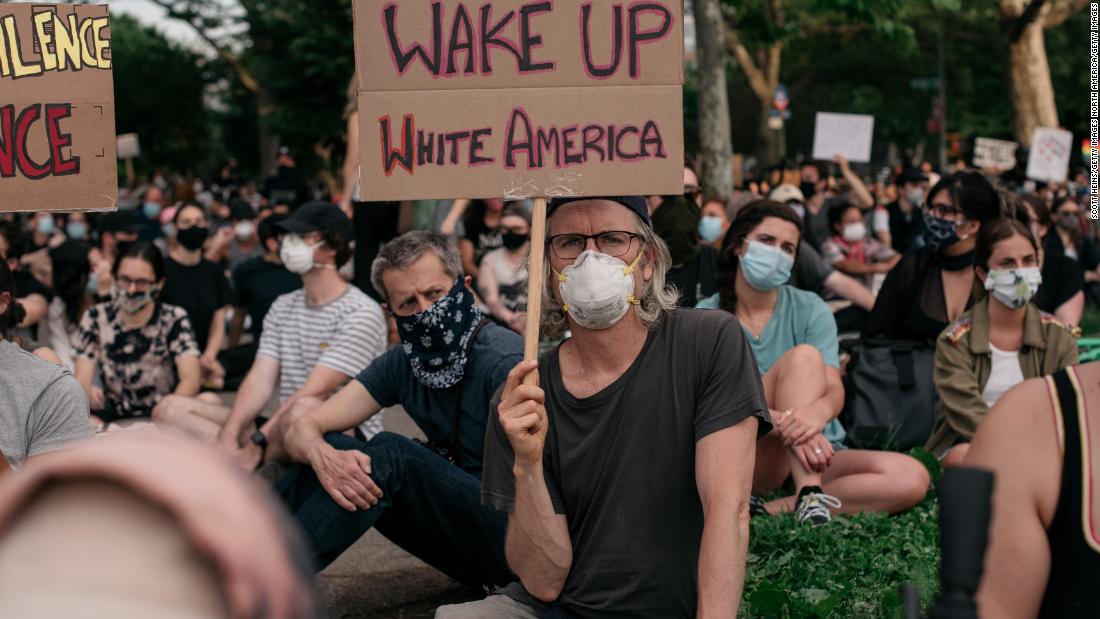 Protestas pacíficas desafían el toque de queda en Nueva York CNN Video