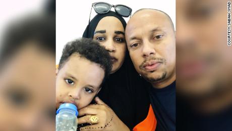 Saif Ali Saif konnte vor der Coronavirus-Pandemie Besuche von Sabah Siyad und ihrem Sohn Sammi erhalten.
