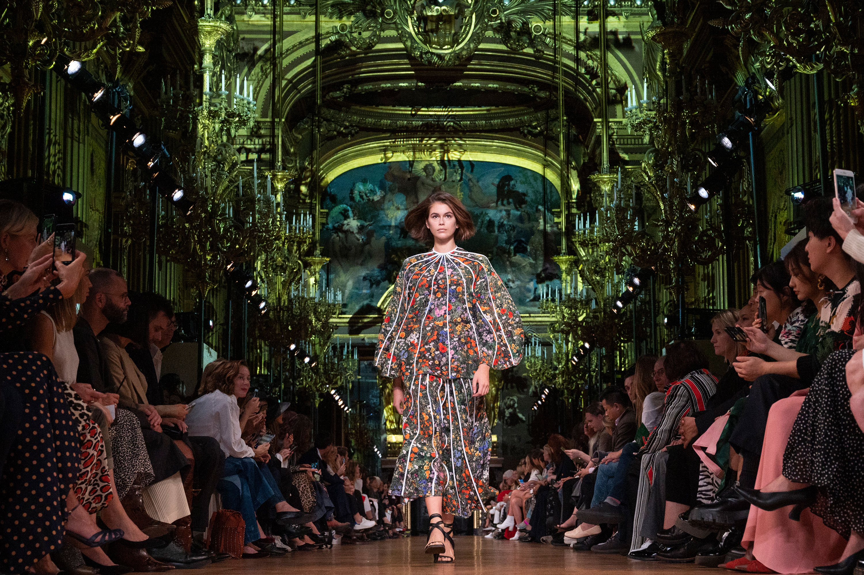 Landsdækkende Frontier ydre Paris Fashion Week will go ahead in September, despite Covid-19 - CNN Style