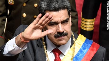 El presidente venezolano, Nicolás Maduro, llega a su discurso anual ante la nación en la Asamblea Nacional Constituyente el 14 de enero.