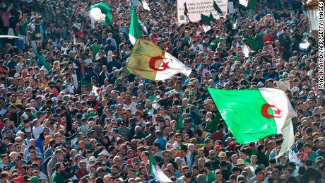 Frankreich schickt Schädel von 24 Unabhängigkeitskämpfern nach Algerien zurück 