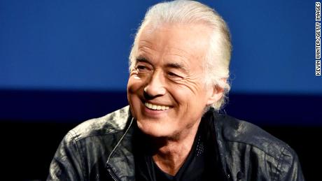   Jimmy Page se unió a The Rolling Stones en la pista "Escarlata"