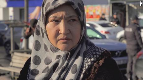   El exiliado uigur Gulbakhar Jalilova dice que fue sometida a abuso sexual mientras estaba detenida en el centro de detención de Xinjiang. 