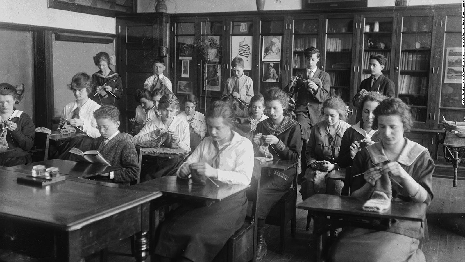 Here's what happened when students went to school during the 1918 pandemic