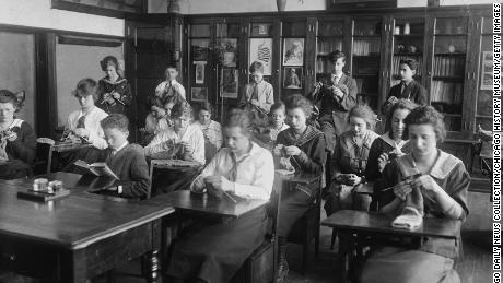 Here&#39;s what happened when students went to school during the 1918 pandemic