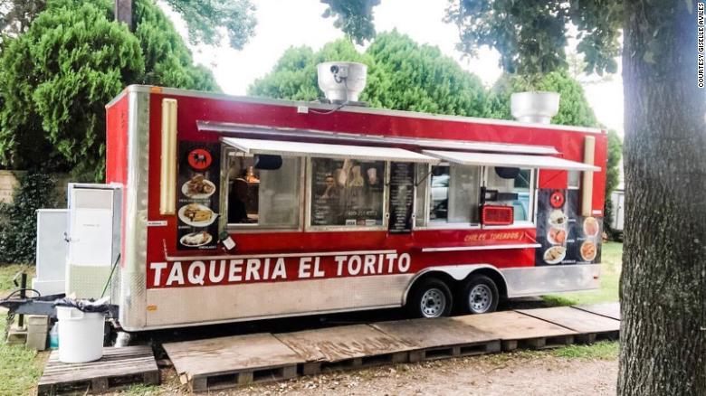 Her father's food truck made just $  6 in one day -- so she made a plea on Twitter to help him get more customers