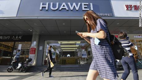 Huawei sagt, "Überleben ist das Ziel". als US-Razzia hämmert sein Geschäft