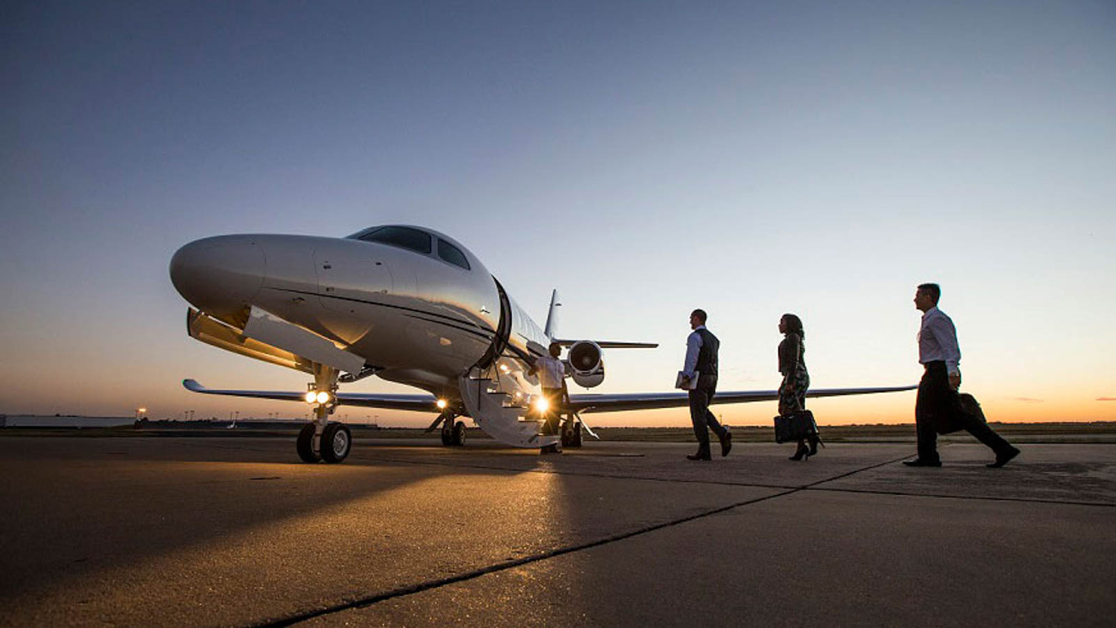 miami air charter flight in the lax airport