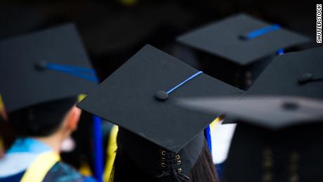 Graduación 2021: Honoring this year&#39;s graduates 