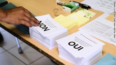 New Caledonia says &#39;nie&#39; to independence from France