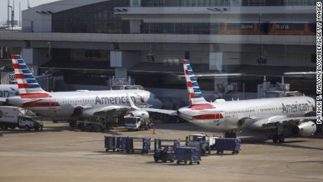 Airlines &#39;disheartened&#39; by Trump ending stimulus talks 