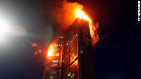 The fire broke out at an apartment building in Ulsan, Corea del Sur, en octubre 9.