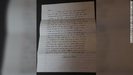 A police photograph of a letter from Jamarcus Glover found at Breonna Taylor&#39;s home.