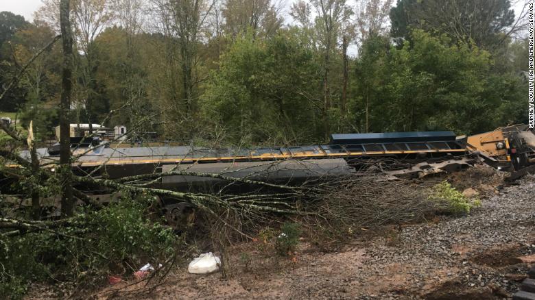 CSX-trein ontspoor in Georgië na swaar reën van oorblyfsels van die orkaan Delta