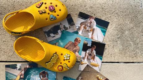 Justin Bieber bringt die Crocs-Kollektion auf den Markt