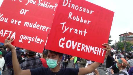 Thailand Bangkok protestieren Regierungshaus Miller W & T pkg intl hnk vpx_00005911