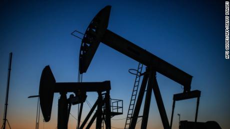 تیل سات سالوں میں پہلی بار 85 ڈالر سے تجاوز کر گیا۔