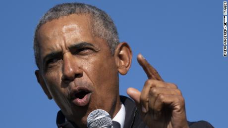 &#39;Shoot your shot&#39;: Obama nails three-pointer while campaigning with Biden in Michigan