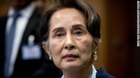 ミャンマー&#39;s deposed leader Aung San Suu Kyi moved to solitary confinement in prison