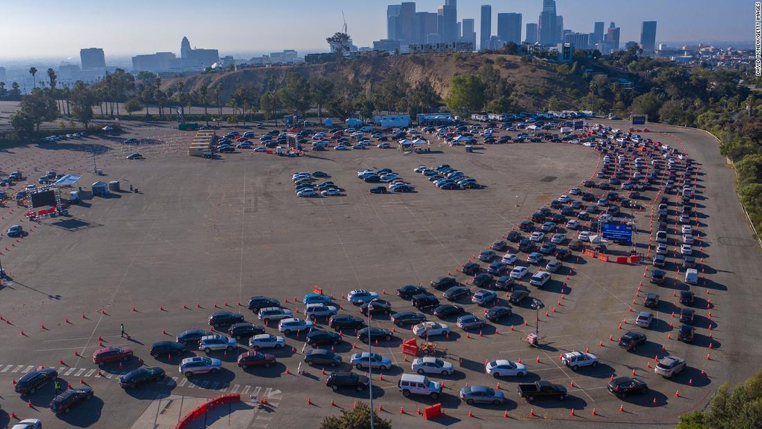 Cars line up at Los Angeles&#39; Dodger Stadium for Covid-19 testing on November 14.