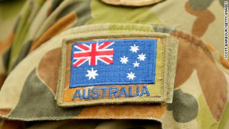 Un detalle de la bandera de Australia en un soldado del ejército australiano el 9 de mayo de 2019 en Seymour, Australia.