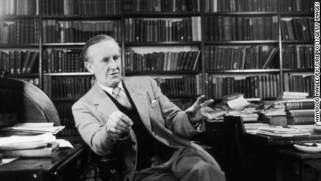 &#39;Treasure trove&#39; of unseen J.R.R. Tolkien essays on Middle-earth coming summer 2021 