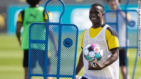 Youssoufa Moukoko könnte an diesem Wochenende sein erstes Teamdebüt mit Dortmund geben.