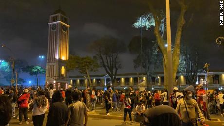 Manifestantes se manifiestan en Lima, Perú, el 14 de noviembre.