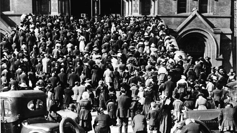 For churchgoers during the Covid-19 pandemic, a deadly lesson from the 1918 flu