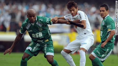 Guarani FC wurde nach einer Saison in der Serie B wieder in die brasilianische Serie A befördert. Der Verein wurde im Campeonato Paulista 2012 Zweiter nach Neymars Santos.