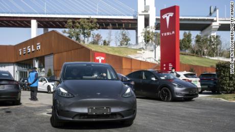 Tesla schwankt. Ist es zu spät für Investoren, um einzusteigen?