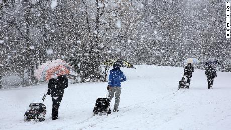 Here&#39;s why it&#39;s not snowing much in the North but it&#39;s coming down in the South