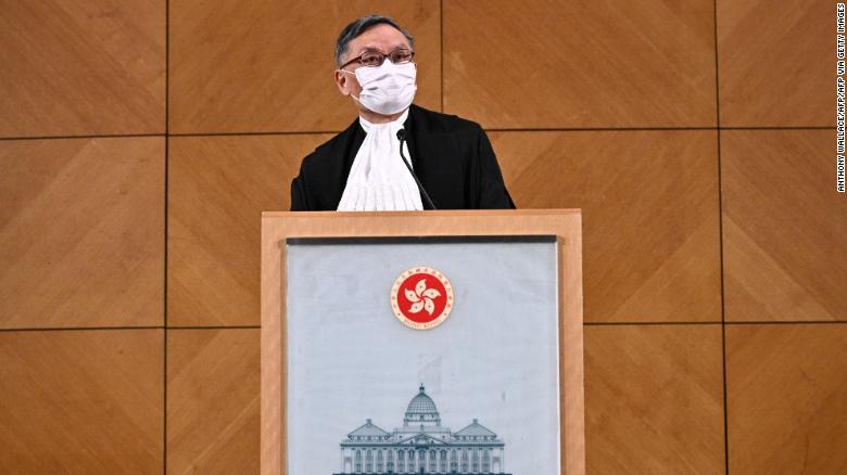 Hong Kong's new Chief Justice has vowed to uphold the city's judicial independence. 他可以?