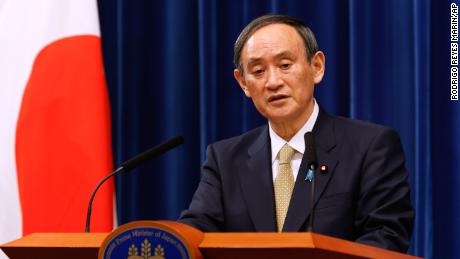 El primer ministro Yoshihide Suga pidió la cooperación del público luego de anunciar las medidas ampliadas el miércoles.