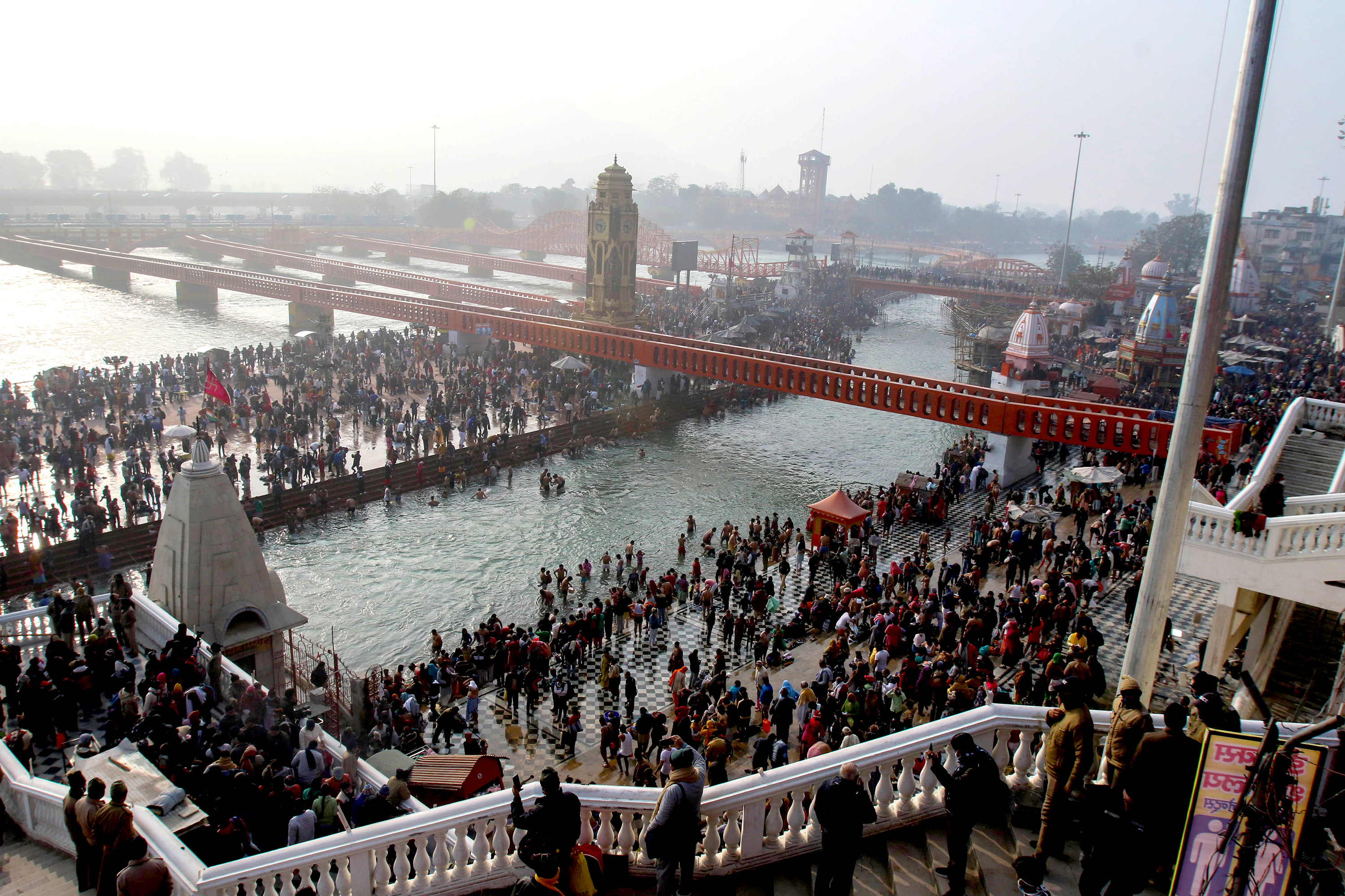 Hindu pilgrimage to river ganges