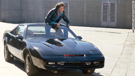 David Hasselhoff is auctioning off his personal K.I.T.T. car from the iconic &#39;ナイトライダー&#39; シリーズ