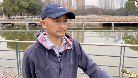 Zhang Hai is trying to sue the government for his father&#39;s death.